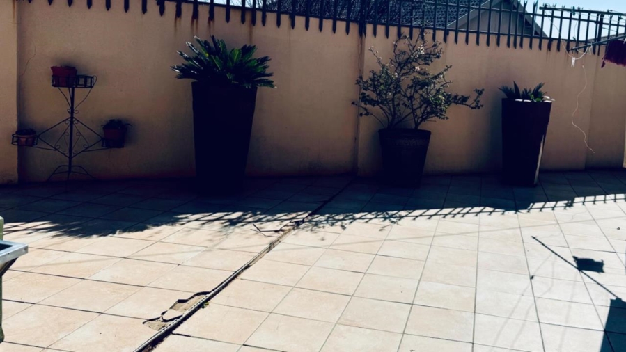 5 Bedroom Property for Sale in Galeshewe Northern Cape